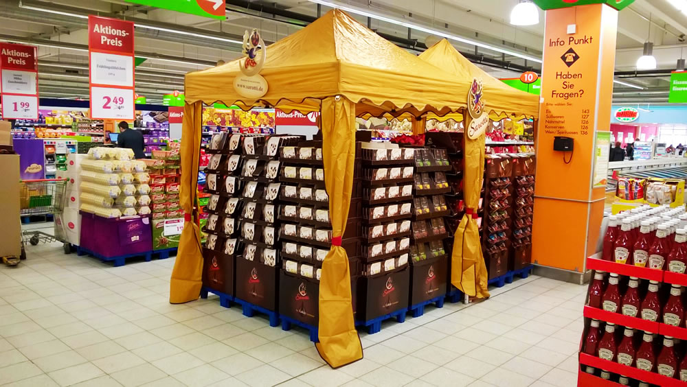 Faltzelte als Ladendekoration für Sarotti / Stollwerk