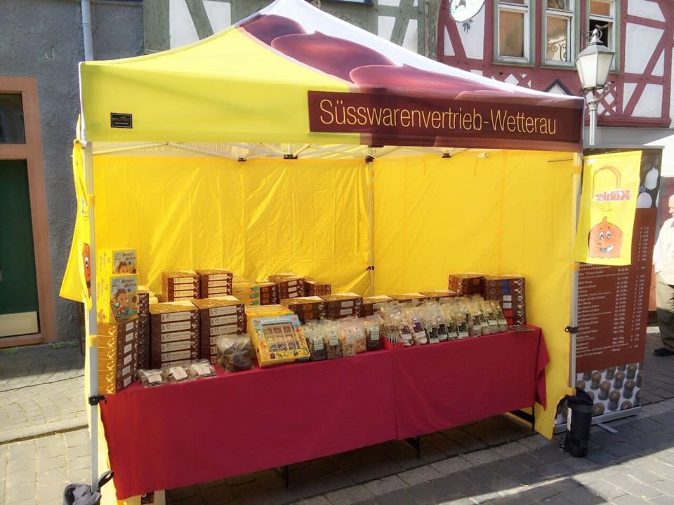 Bedruckter Marktstand – links Bild